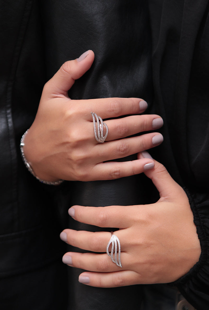 Anel Asas 4 Voltas Cravejado